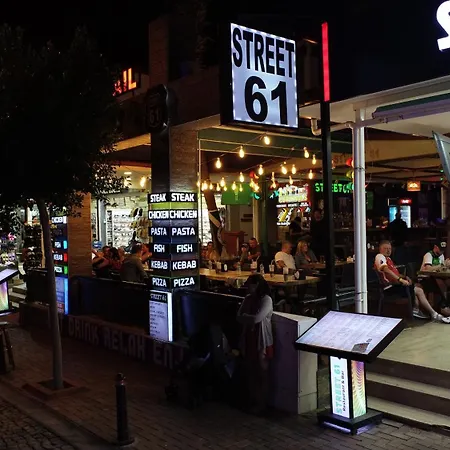 Street61 アパートホテル